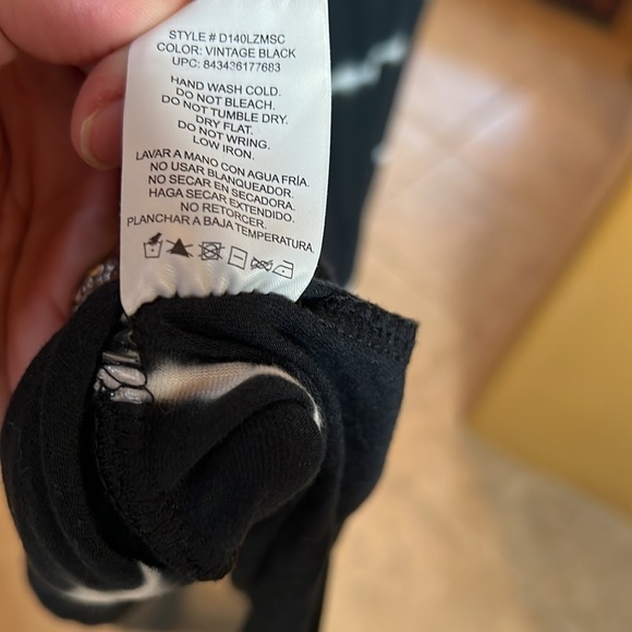 T&S by Thread & Supply Ladies Tie Dye Sleeveless Black White Size Large - Picture 10 of 10